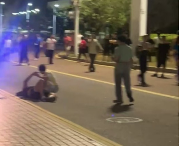 珠海司机驾车乱撞