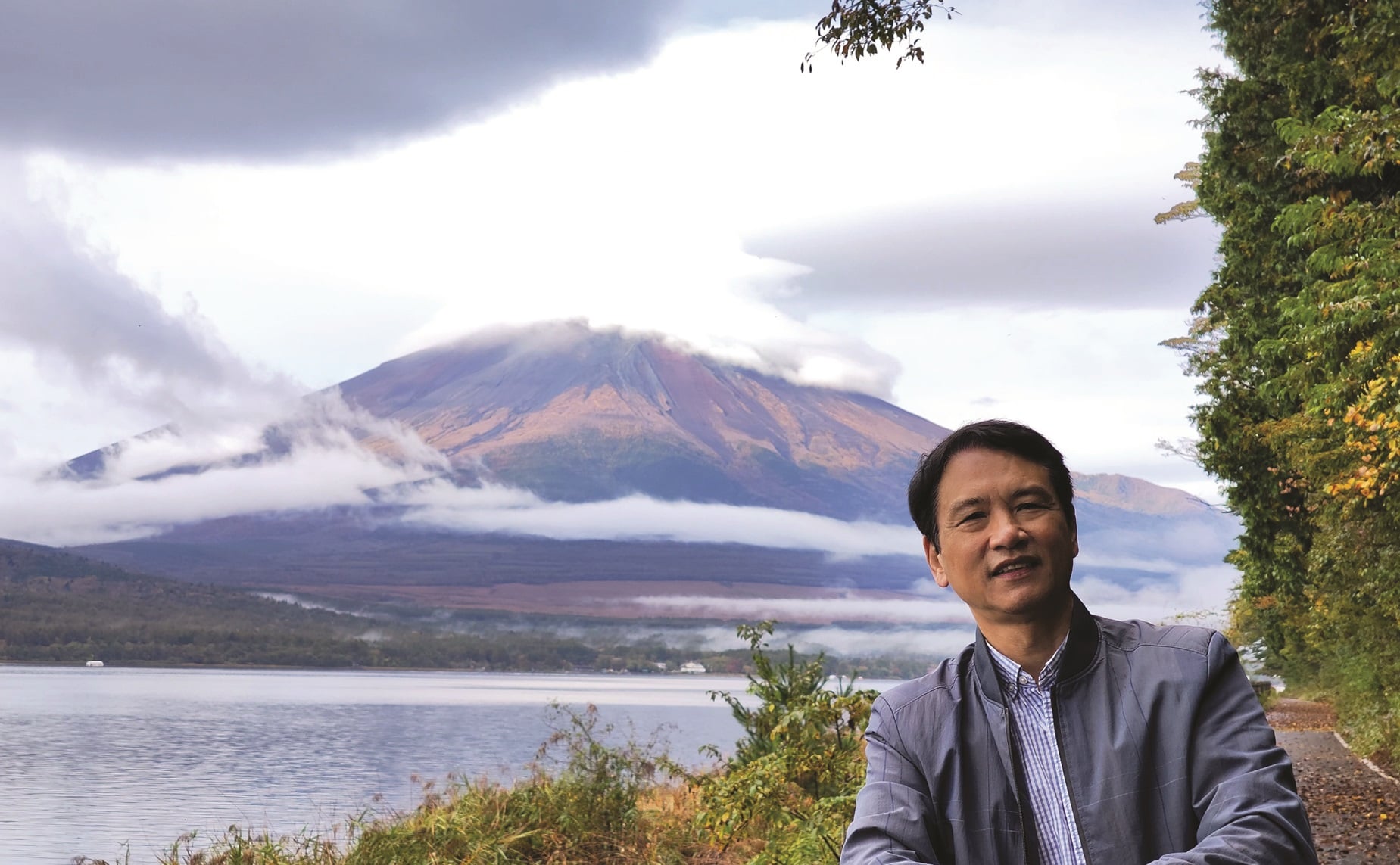 作者與富士山（圖：作者提供）