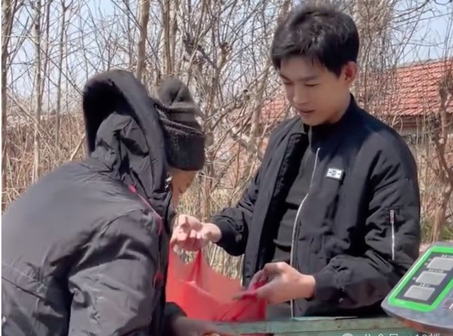 演员,退圈,摆摊,娱乐圈,行业,潜规则,黑幕,许鹏