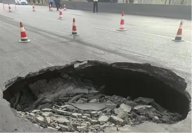 山西,国道,路基,塌陷,追尾,惨死,货车,长治,潞城