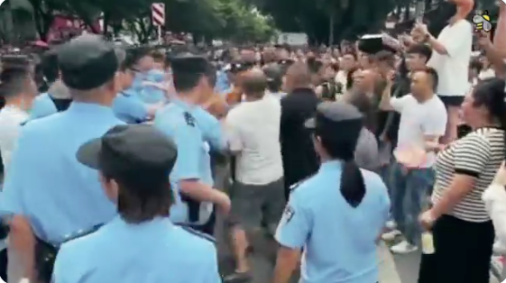 霸凌,四川,江油,校园,大规模,抗议,暴力,镇压