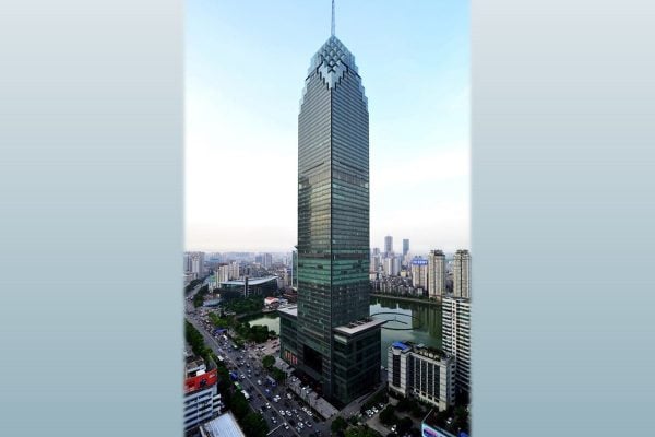 位於民生銀行大廈的美國駐武漢總領事館。（美國駐武漢總領事館網站擷圖）