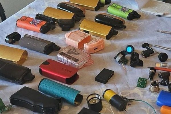 伪装成电子烟的电击设备