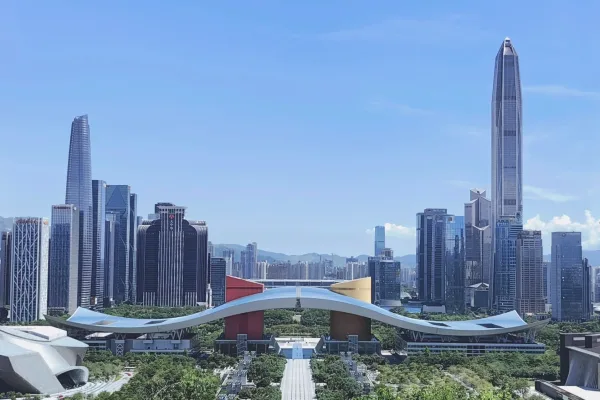 我们从来没有否认深圳基建和科技的发达，但深圳的社会制度却像朝鲜平壤一样封闭。 （维基百科）