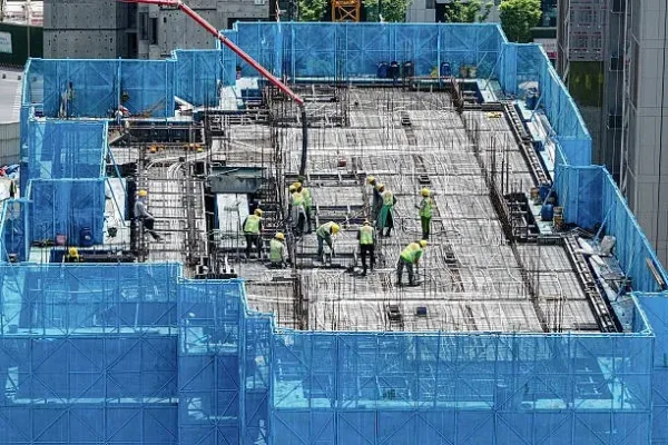 南京市一個在建住宅樓工地。資料圖片。（STR/AFP via Getty Images）