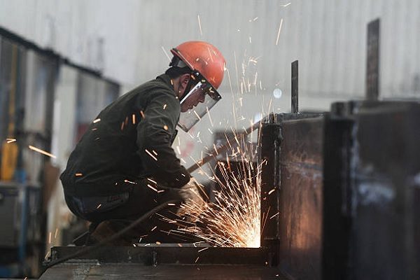 杭州市一家鋼鐵工廠。（ STR/AFP via Getty Images）