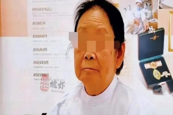 2025年护士节，山东青岛卫健委大肆宣传「86岁护士依旧在岗奉献」，引网民嘲讽。（网络撷图）