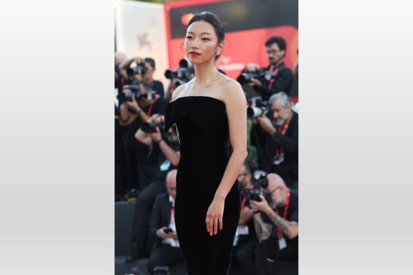 那尔那茜于2024年8月31日在意大利出席第81届威尼斯国际影展「战场」红毯活动。（Vittorio Zunino Celotto/Getty Images）