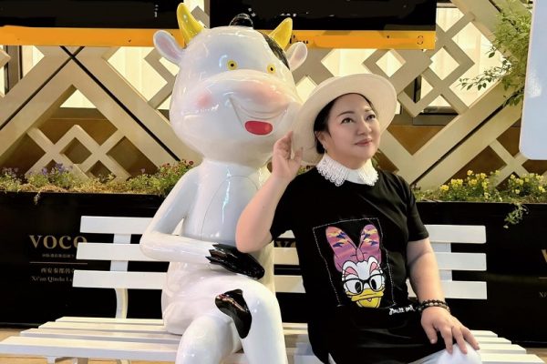台湾艺人白冰冰母亲节前夕再次搭乘国泰航空出国，未料行李再度遗失，自嘲可以去买乐透了。（白冰冰FB撷图）