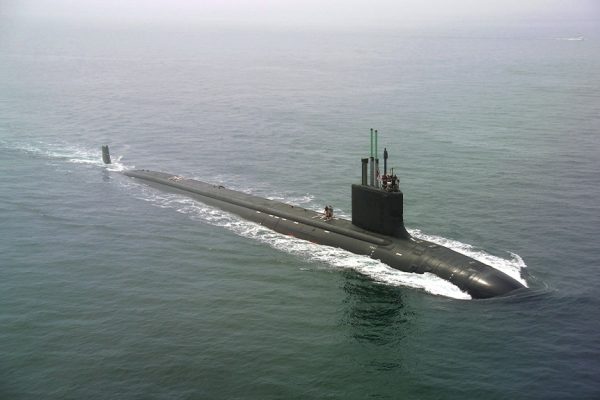 維吉尼亞級首號艦：美國SSN-774維吉尼亞號攻擊型核潛艦。（公有領域）