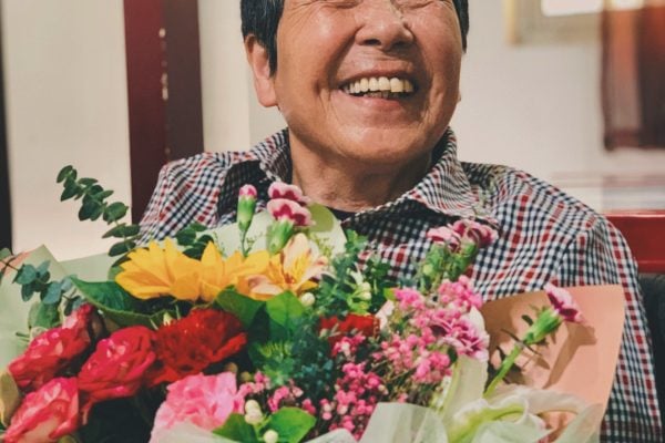 銀髮也能玩很大！（圖片來源：unsplash）