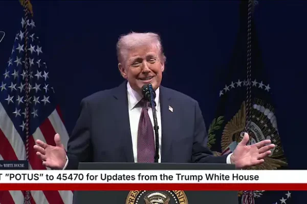 特朗普总统向白宫宗教自由委员会发表讲话。（The White House）