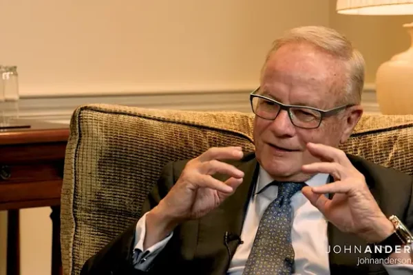 澳大利亞商業委員會前主席Tony Shepherd。( Tony Shepherd | Australia's Economic Future / 優兔視頻截圖 )