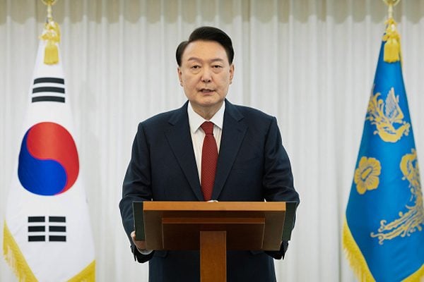 韩国总统尹锡悦已经两次拒绝该国反腐败机构的传唤调查。(South Korean Presidential Office via Getty Images)
