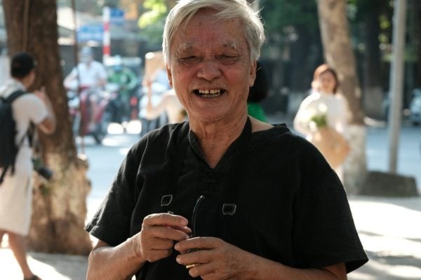 笑聲與陽光：養老生活的快樂日常(图片来源：unsplash)