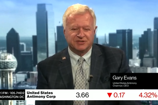 美國銻業公司首席執行官Gary Evans。( Bloomberg Podcasts / 優兔視頻截圖)