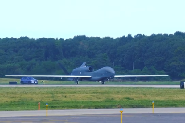 （ 三澤空軍基地航展RQ-4B「全球鷹」 / 優兔視頻截圖 ）