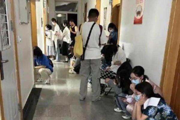 沈阳师大水污染导致两千多师生中毒。（网路图片）