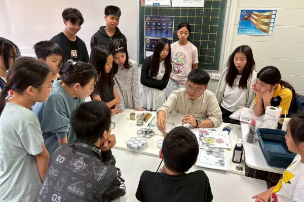 劉敬楠老師進行國畫教學