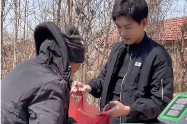 演员,退圈,摆摊,娱乐圈,行业,潜规则,黑幕,许鹏