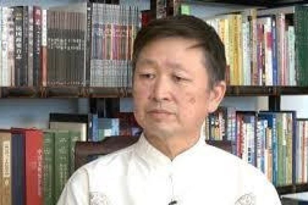 章立凡